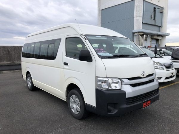 TOYOTA HIACE COMMUTERVAN - Image 3