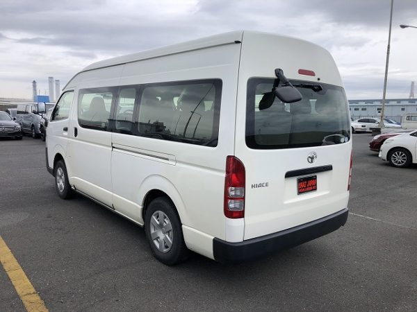 TOYOTA HIACE COMMUTERVAN - Image 4