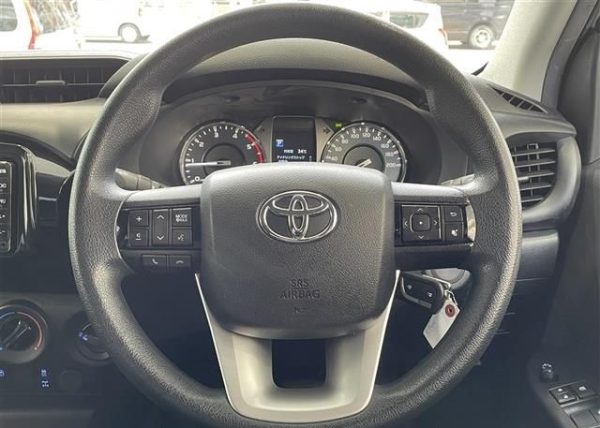 2020 TOYOTA HILUX - Image 19