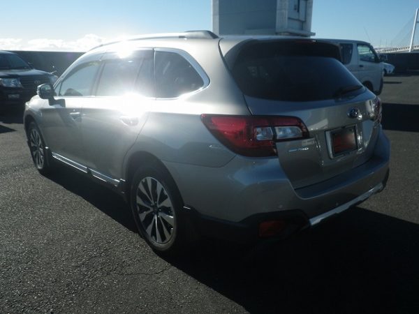 SUBARU OUTBACK - Image 8