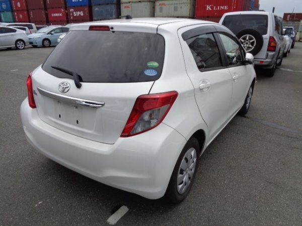 Vitz - Image 8