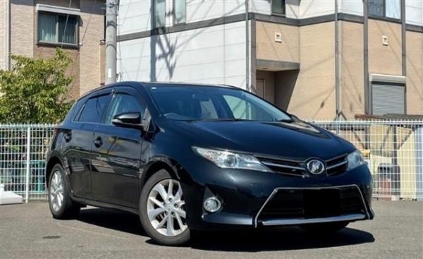 2013 TOYOTA AURIS