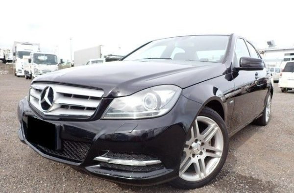 Mercedes-Benz C-Class 2011 - Image 2