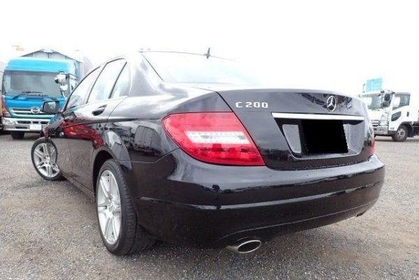 Mercedes-Benz C-Class 2011 - Image 15