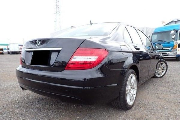 Mercedes-Benz C-Class 2011 - Image 16