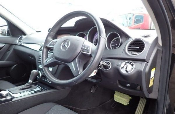 Mercedes-Benz C-Class 2011 - Image 19