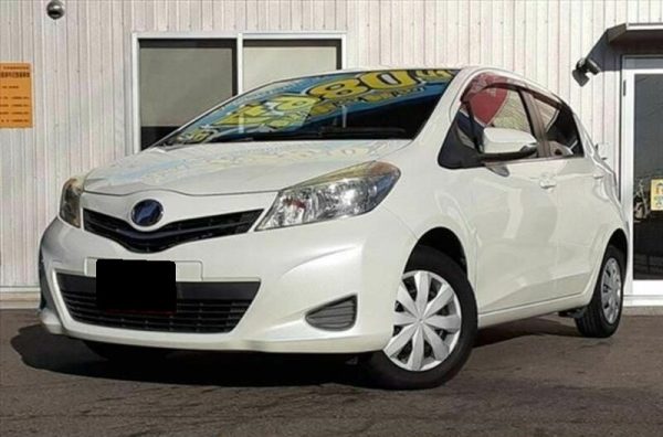 TOYOTA VITZ 2012 - Image 17