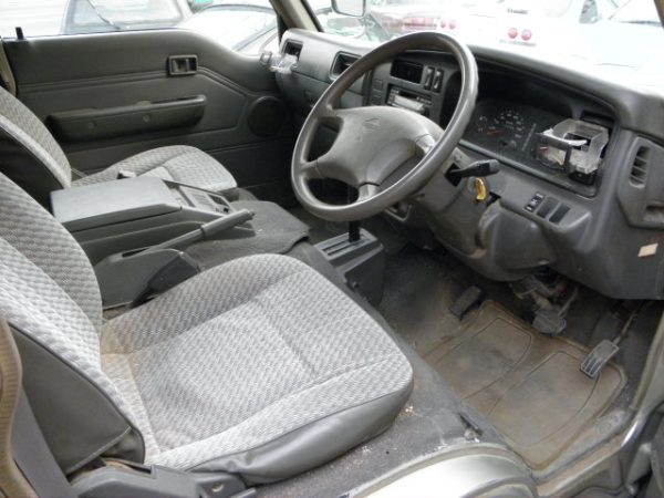 NISSAN CARAVAN 2000c - Image 11