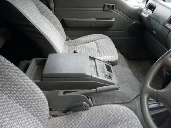 NISSAN CARAVAN 2000c - Image 13