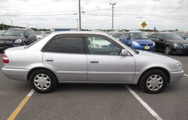 1999 TOYOTA COROLLA XE SALOON - Image 11