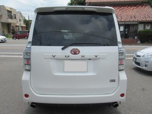 Toyota Voxy 2010 - Image 5