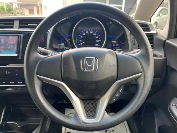 HONDA FIT HYBRID - Image 10