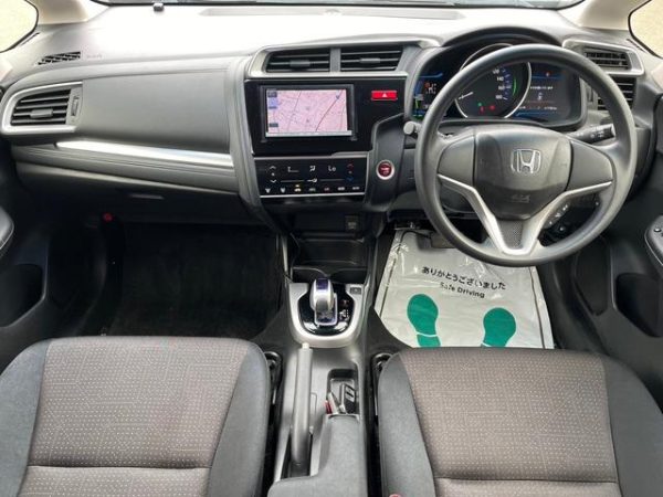 HONDA FIT HYBRID - Image 11