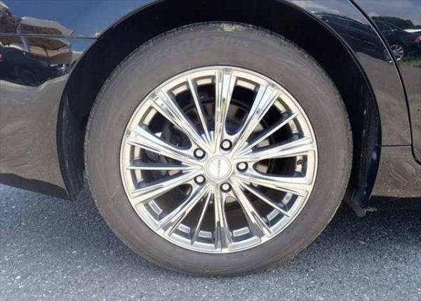 Toyota Mark X 2010 - Image 12