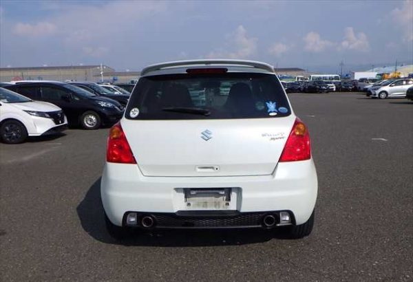 2010 SUZUKI SWIFT - Image 4