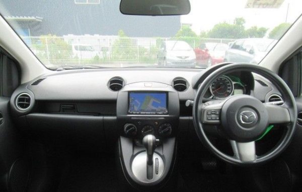 2012 MAZDA DEMIO - Image 8