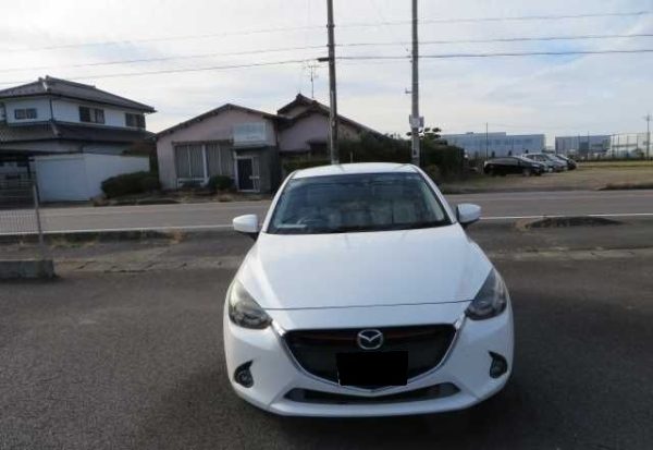 MAZDA DEMIO 2015