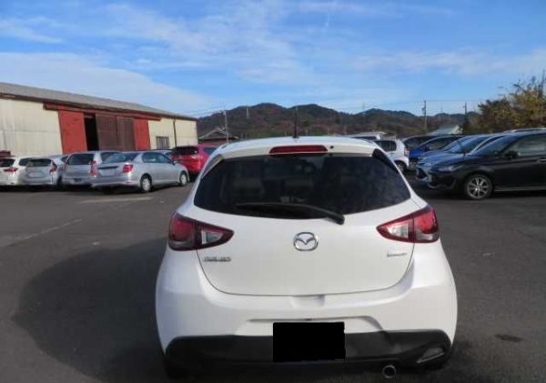 MAZDA DEMIO 2015 - Image 7