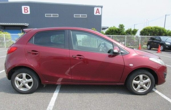 2011 MAZDA DEMIO - Image 4