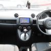 2011 MAZDA DEMIO - Image 8