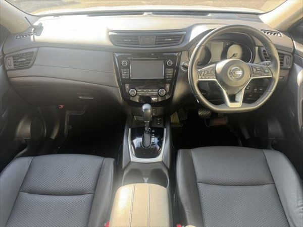 NISSAN X-TRAIL - Image 5