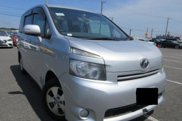 TOYOTA VOXY 2007 - Image 3