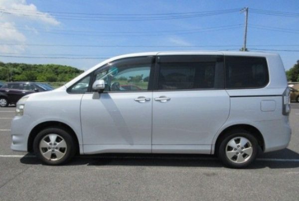 TOYOTA VOXY 2007 - Image 5