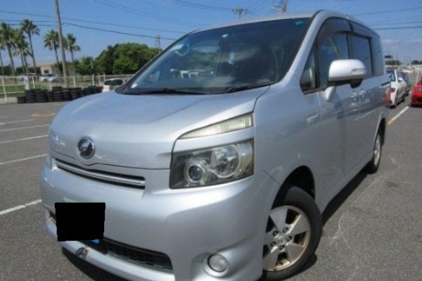 TOYOTA VOXY 2007 - Image 2