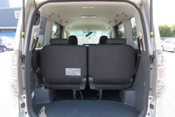 TOYOTA VOXY 2007 - Image 13