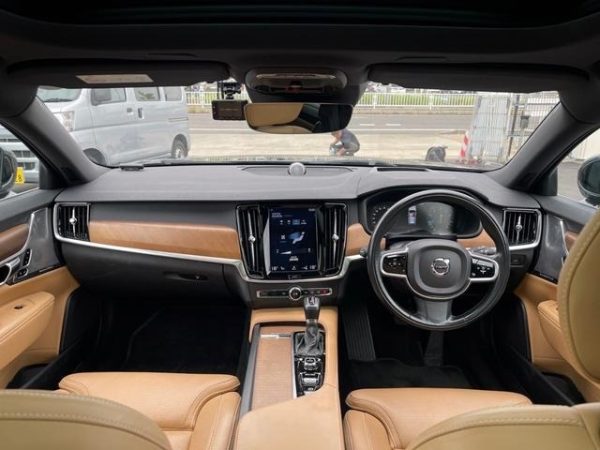 VOLVO V90 - Image 11