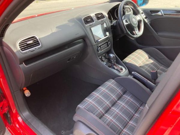 VOLKSWAGEN GOLF GTI 2012 - Image 32