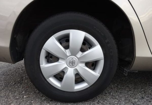 TOYOTA COROLLA AXIO BEIGE COLOR 2006 - Image 18