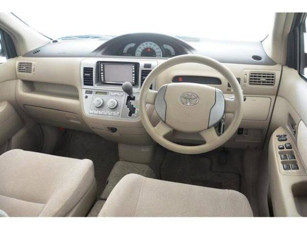 TOYOTA  RAUM 2004 - Image 3