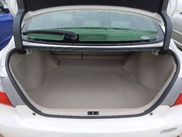 TOYOTA PREMIO 2010 - Image 6