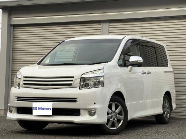 Toyota Voxy 2010 2WD - Image 2