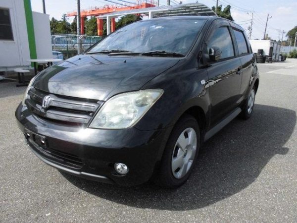 Toyota IST 2005