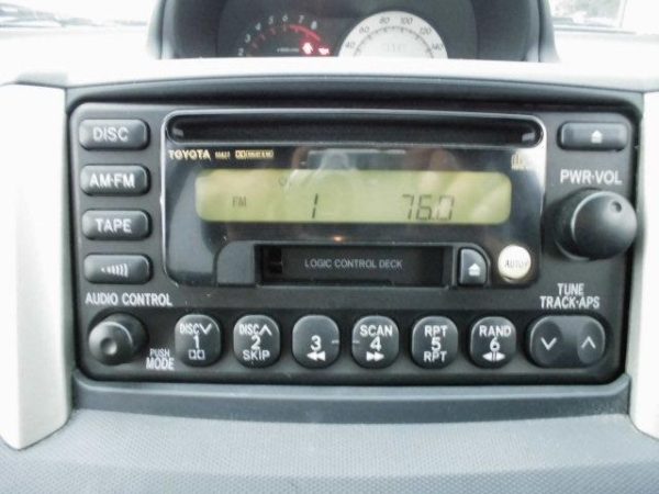 Toyota IST 2005 - Image 20