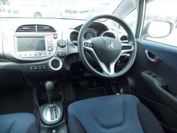 HONDA FIT - Image 11