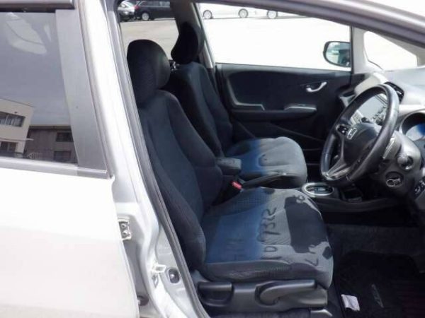 HONDA FIT - Image 13