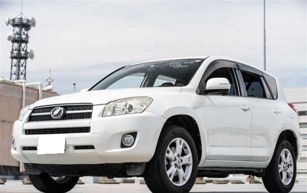 TOYOTA RAV 4 2010 - Image 2