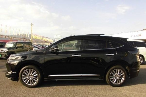 Toyota Harrier 2016 (Black) - Image 4