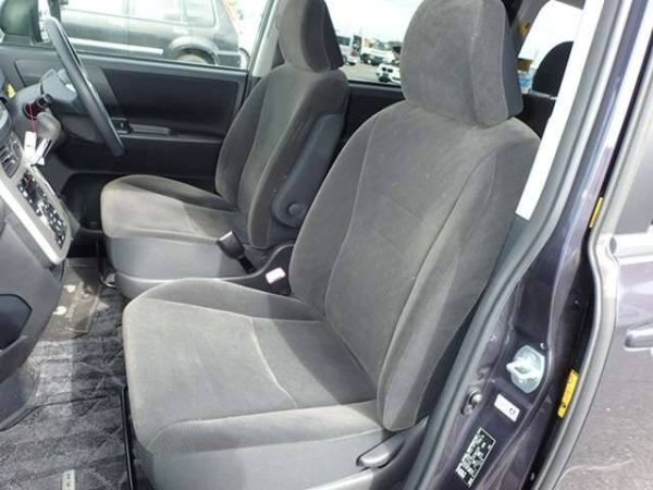 TOYOTA	NOAH - Image 14