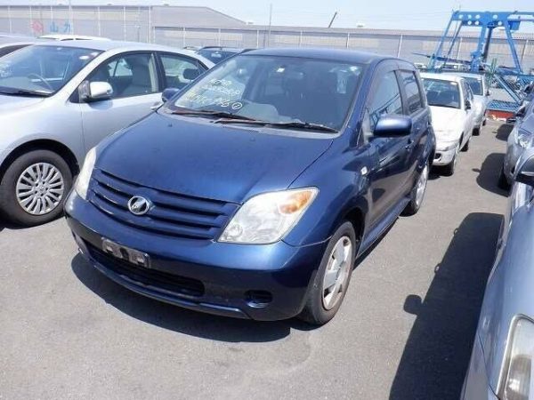 2005 TOYOTA IST