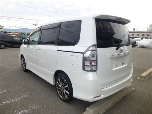 2010 TOYOTA VOXY - Image 14