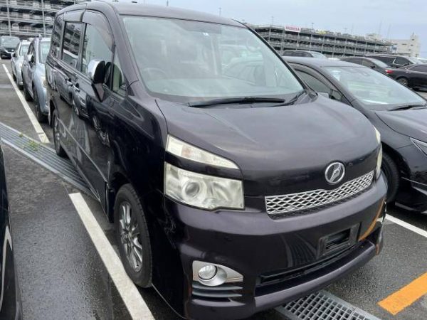 TOYOTA 	VOXY