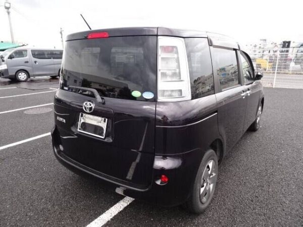 TOYOTA	SIENTA - Image 4