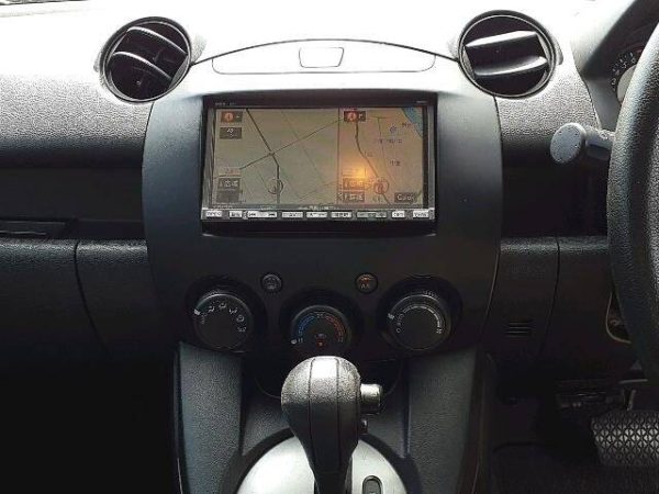 MAZDA 	DEMIO - Image 8