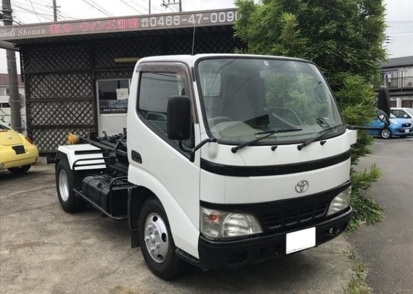 2003 TOYOTA DYNA TRACTOR UNIT - Image 2