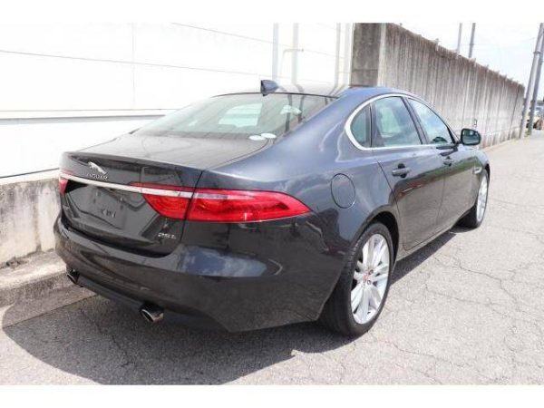 JAGUAR 	XF - Image 2