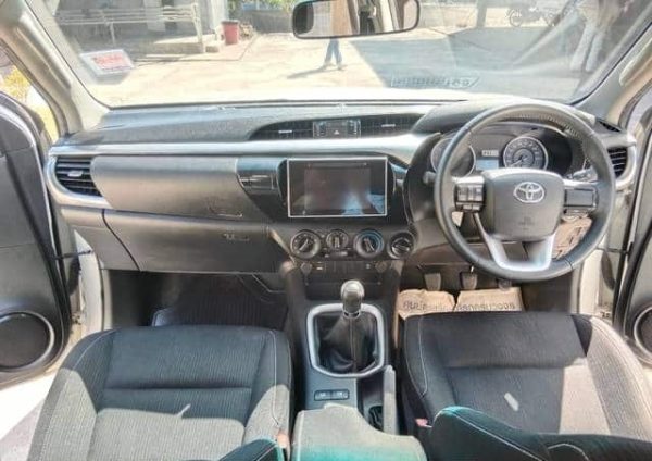 2016 TOYOTA HILUX REVO Z - Image 11